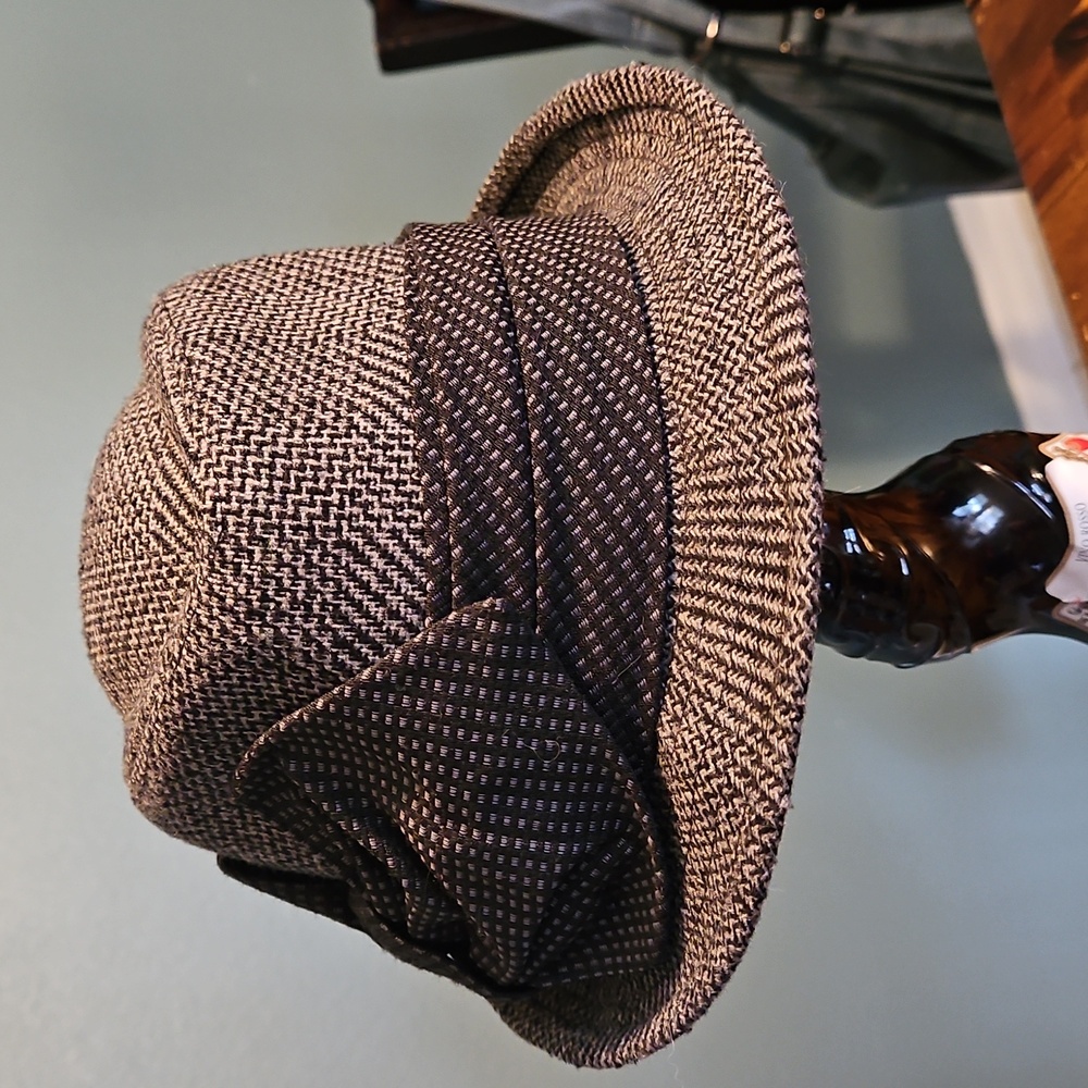 Stylish Black and Gray Bowler Hat - Picture 2 of 6